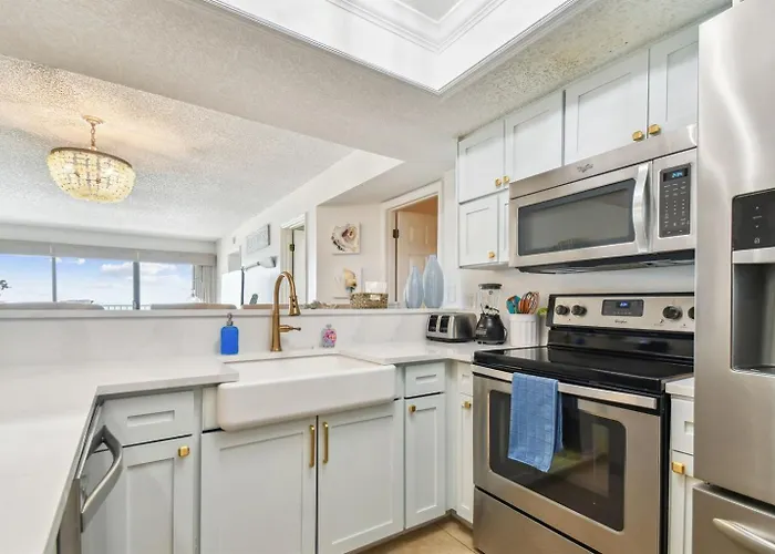 Cali-coastal Luxe Oceanfront At Palms